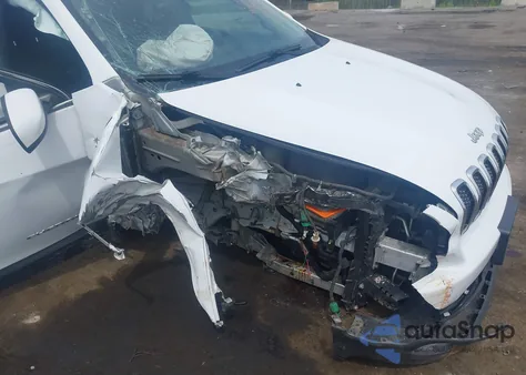 2018 Jeep Cherokee Latitude Plus 4X4 из США, поврежденный, VIN 1C4PJMLB4JD572571